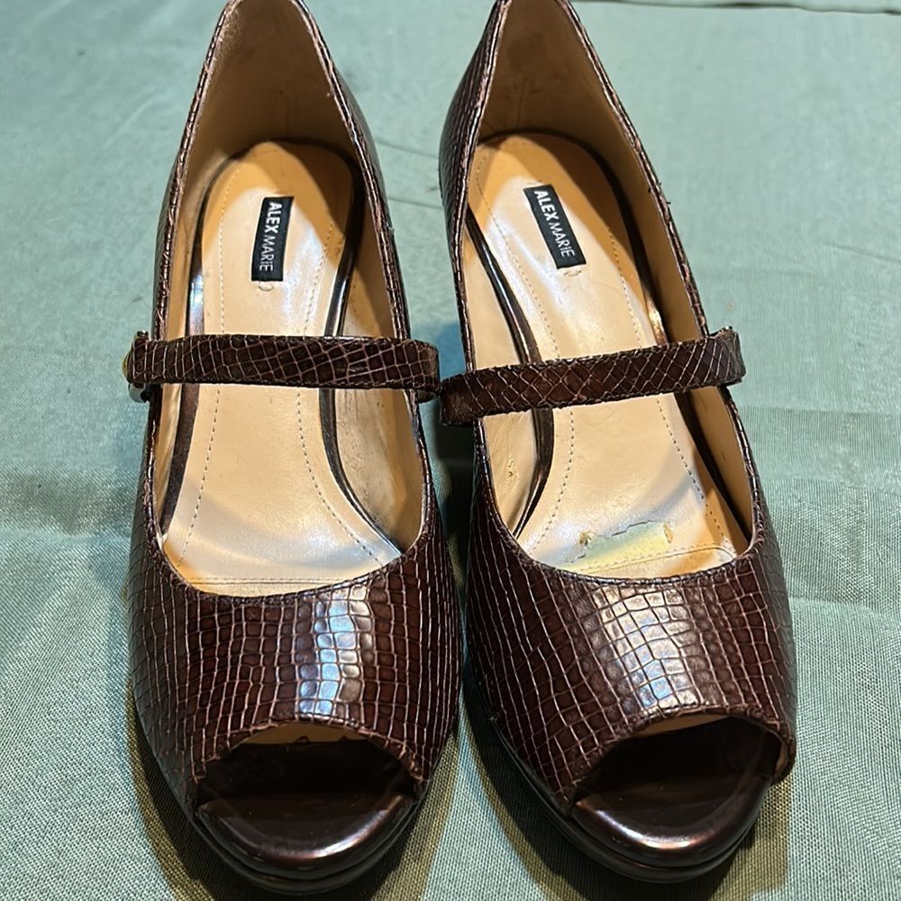 Alex Marie Peep Toe Heals - Picture 2 of 13